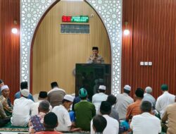 Laksanakan Tarawih Berjamaah, Kapolsek Sekongkang Sampaikan Pesan-pesan Kamtibmas kepada Masyarakat