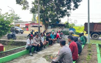 Sat Binmas Polres Bima Kota Laksanakan Giat Jumat Curhat di Kelurahan Monggonao