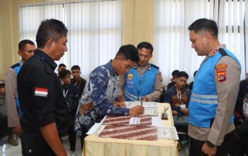 Polres Sumbawa Gelar Penandatanganan Pakta Integritas & Pengambilan Sumpah Penerimaan Terpadu Anggota Polri T.A. 2025