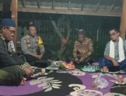 Ciptakan Situasi Kamtibmas yang Kondusif di Bulan Ramadhan, Bhabinkamtibmas Desa Tatar Lakukan Sambang Desa Malam Hari