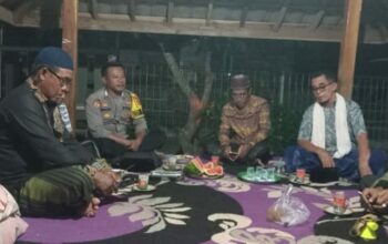 Ciptakan Situasi Kamtibmas yang Kondusif di Bulan Ramadhan, Bhabinkamtibmas Desa Tatar Lakukan Sambang Desa Malam Hari