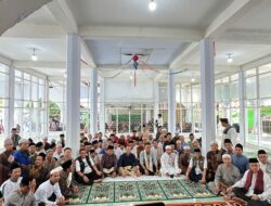 Safari Ramaadhan di Kecamatan Lunyuk, Wakapolres Sumbawa Sholat Taraweh Berjamaah Bersama Masyarkat