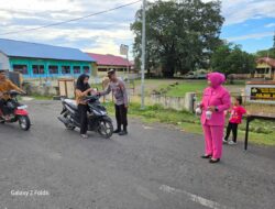 Indahnya Kebersamaan: Polsek Hu’u dan Bhayangkari Ranting Hu’u Berbagi Takjil untuk Masyarakat
