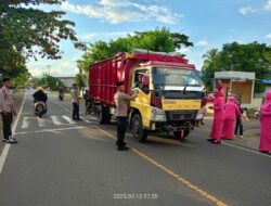 Konsep OtomatisBerkah Ramadhan: Polsek Manggelewa dan Bhayangkari Bagikan Takjil, Wujud Kepedulian untuk Sesama
