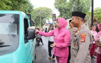 Hari ke-19: Polres Dompu dan Bhayangkari Tebar Kebaikan, 1000 Takjil Dibagikan untuk Masyarakat