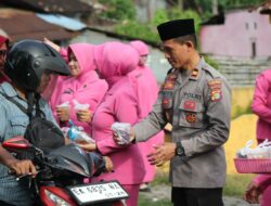 Kebersamaan Penuh Berkah: Kapolsek Woja dan Bhayangkari Berbagi Takjil serta Berbuka Puasa Bersama Anak Yatim