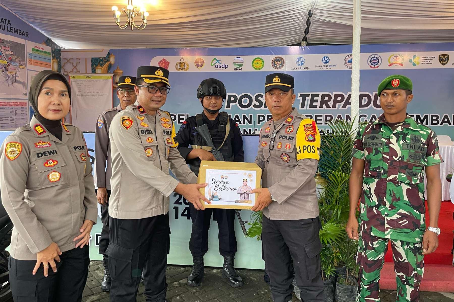 Pantau Arus Mudik, Waka Polres Lombok Barat Sambangi Posko Lembar