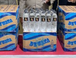 Basmi Miras Jelang Lebaran, Tim Opsnal Polsek Rasbar Sita 150 Botol Arak Bali