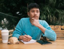 Orang Jenius: Kenapa Mereka Berpikir 10 Langkah di Depan?