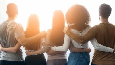 Sahabat Sejati Itu Langka! Ini 7 Cara Menjadi Salah Satunya