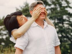 Beda Usia dalam Cinta: Bukti Bahagia atau Masalah Besar?