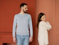 Wanita Makin Dikejar Makin Menjauh? Ini 3 Kesalahan Fatal Pria!