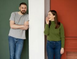 Takut Dekat dengan Orang Lain? Ini Beda AVPD dan Avoidant Attachment!