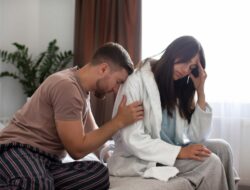 Istri Diam Bukan Berarti Bahagia! Cek 10 Kesalahan Fatal Ini