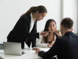 7 Kebiasaan yang Bisa Bikin Kamu Dipecat Tanpa Peringatan!
