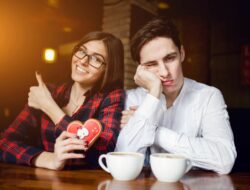 Percayalah, ini 15 Ucapan yang Bikin Pasanganmu Sakit Hati