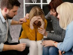 Orang Tua Toxic? Ini 10 Tanda Trauma Masa Kecilmu!