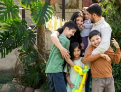 Anak Tunggal Rugi? 7 Momen Seru di Keluarga Besar