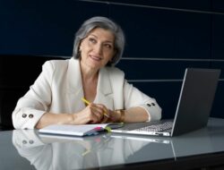 Senior di Tempat Kerja? Tanpa Skill Ini, Kariermu Bisa Tamat!