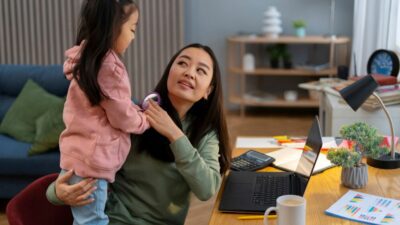 Single Parent: Kerja Gila, Anak Terlantar? Ini Solusinya!