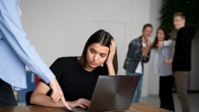 Burnout di Kantor? Ini Rahasia Keluar dari Neraka Kerja!