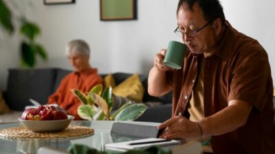 Usia 50 Tahun? Bongkar Rutinitas Anti Tua yang Wajib Dicoba!