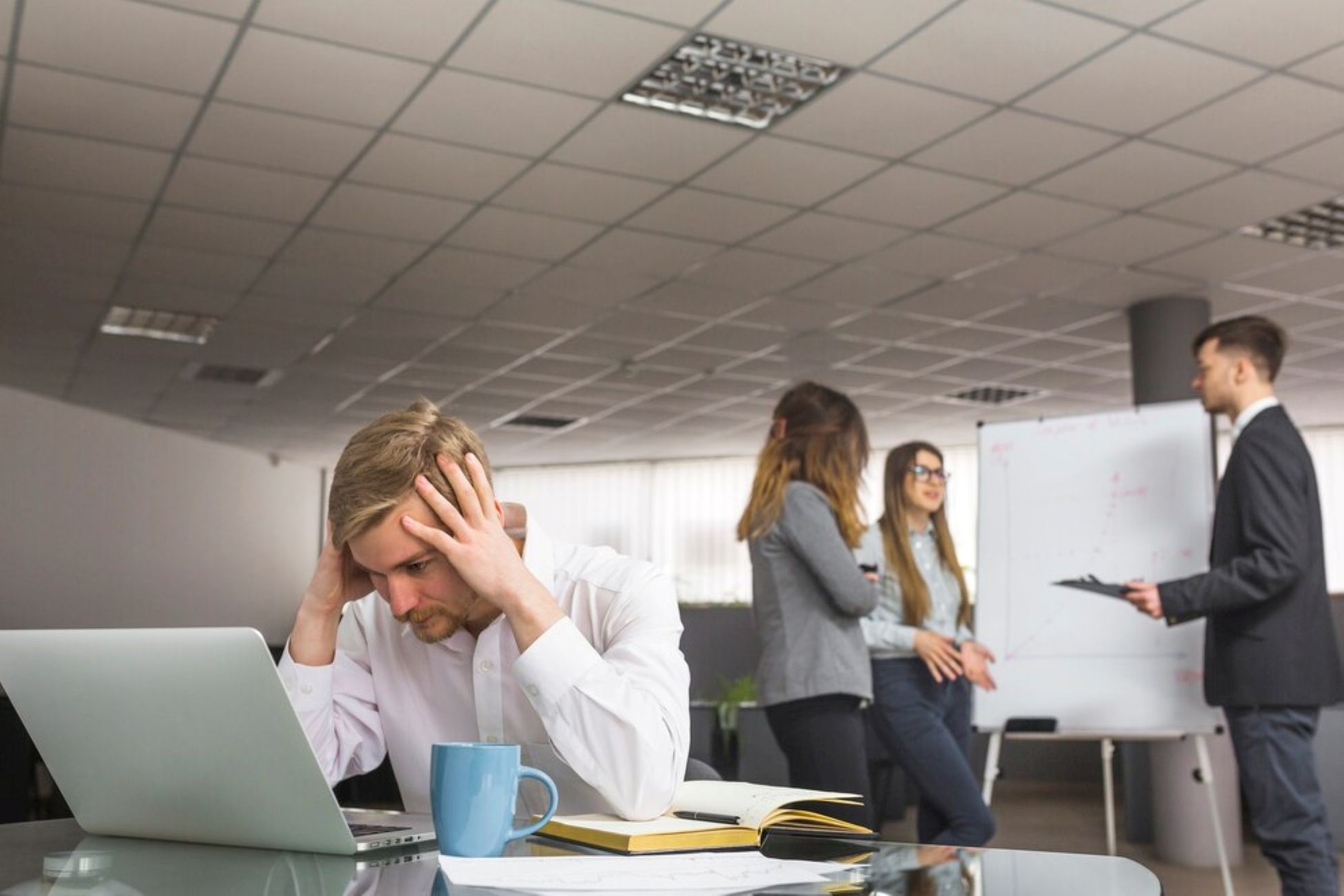 Lingkungan Kerja yang Buruk, Mengintai Kesehatan Mental