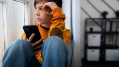 Anak Pendiam? Awas, Bisa Jadi Korban Cyberbullying!