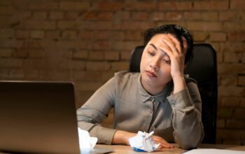 Gaji Tinggi, Hidup Menderita? Ini 5 Fakta Sisi Gelapnya