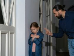 Ini Dampak Buruk Pola Asuh yang Sering Dianggap Normal