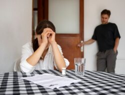 Midlife Crisis: Fase Normal atau Tanda Hidupmu Bermasalah?