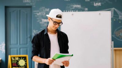 Orang Pintar Belum Tentu Cerdas! 10 Sifat Ini Bukti Kecerdasan Sejati