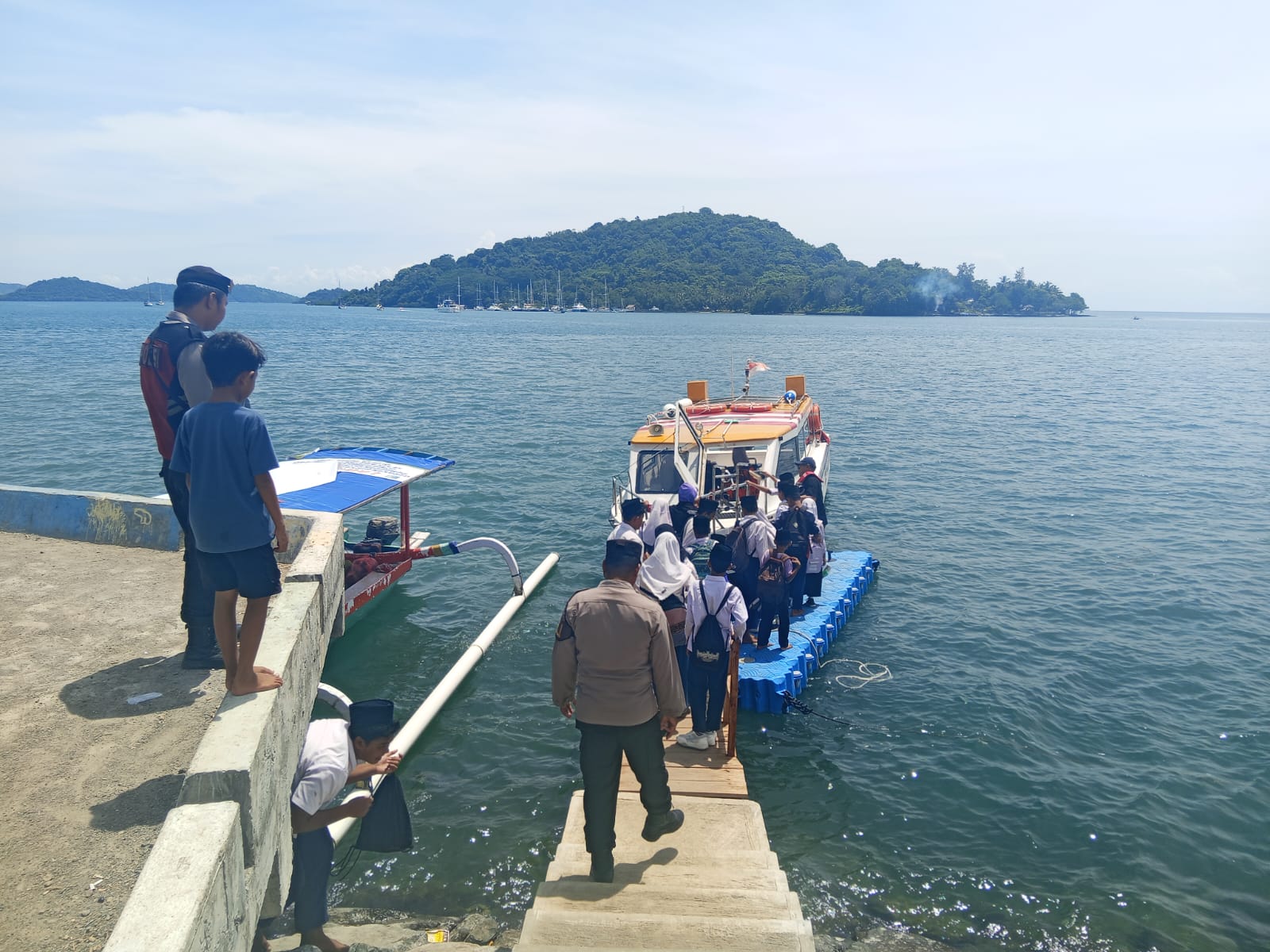 Upaya Polsek Sekotong Ciptakan Keamanan Lewat Patroli Rutin di Kawasan Wisata