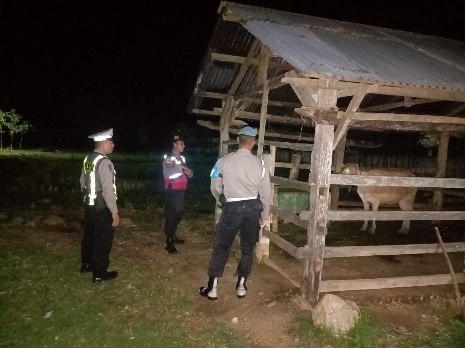 Tingkatkan Keamanan, Polsek Sekotong Fokus Patroli Kandang Ternak