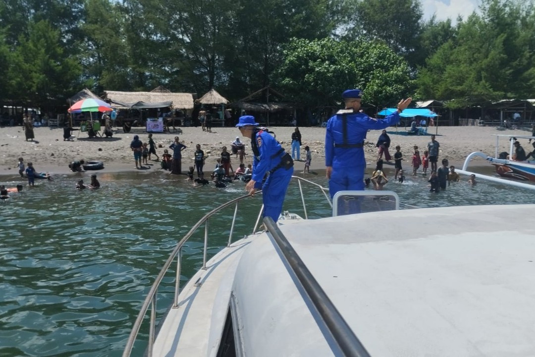 Patroli Pengamanan Lebaran Ketupat di Perairan Cemara – Lembar Polairud Polres Lombok Barat