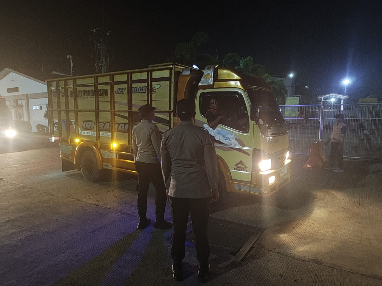 Transportasi Laut di Lembar Aman, Polisi Kawal Setiap Langkah