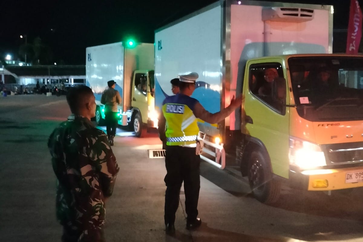 Polres Lombok Barat Perketat Pemeriksaan di Pelabuhan Lembar (1)