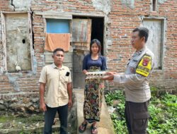 Polsek Sekotong Salurkan Bantuan Gizi untuk Warga Dusun Gunung Kosong