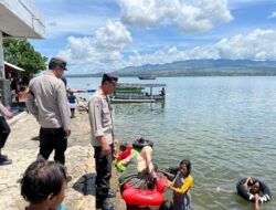 Personel Pospam Amahami Laksanakan Patroli di Tempat Wisata Pantai Lawata dan Wadumbolo