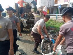 Personel Gabungan Laksanakan Aksi Bersih-Bersih di Pasar Sape dan Sekitarnya