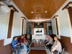 Kapolres Sumbawa Barat Terima Kunjungan Silaturahmi Pemred Buser Bhayangkara 74