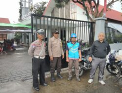 Polsek Rasanae Timur Laksanakan Pengamanan Ibadah Jum’at Agung Wafat Isa-Almasih Tahun 2025 di Gereja Katolik Santo Yusuf Raba