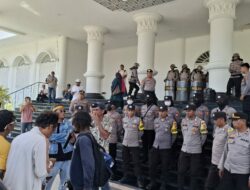 Polres Sumbawa Barat Kawal Ketat Aksi Unjuk Rasa FPT, Pastikan Situasi Tetap Kondusif