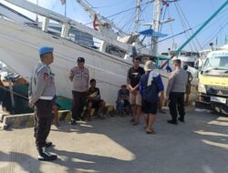 Polsek Kawasan Pelabuhan Laut Bima Gelar Jumat Curhat Bersama Buruh dan Penumpang