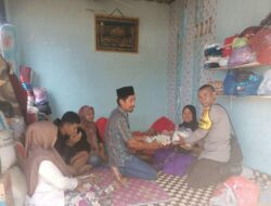 Empati dan Peduli Terhadap Sesama, Bhabinkamtibmas Polsek Woha Salurkan Bantuan Sembako Bagi Korban Kebakaran