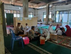 Bhabinkamtibmas Desa Ntori Sambang dan Ajar Anak-anak Mengaji di TPA Nurul Huda, Sampaikan Pesan Kamtibmas