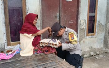 Polsek Sekotong Dukung Program Lombok Barat Mantap lewat Aksi Sosial