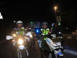Patroli Sinergitas TNI-Polri Jaga Kamtibmas Malam Hari di Lombok Tengah. ‎