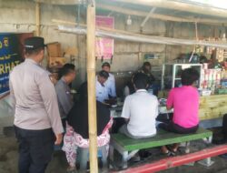 Program ‘Jum’at Curhat’ Polsek Pelabuhan Lembar Perkuat Hubungan dengan Pekerja Kepil