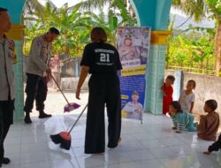 Polsek Lembar Gelar Bakti Religi: Sinergi Polri dan Warga Jaga Kebersihan Musholla